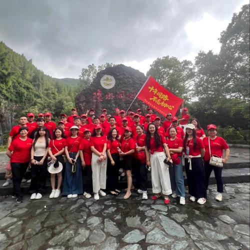 “十年同路·不忘初心”湖北睿智十周年團(tuán)建